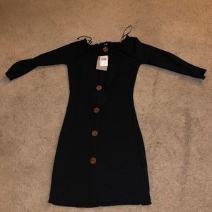 Quarter sleeve dress. MED fits like a SMALL.